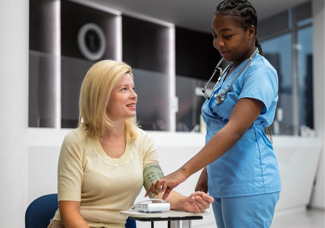 doctor-checking-bp doctor-checking-bp