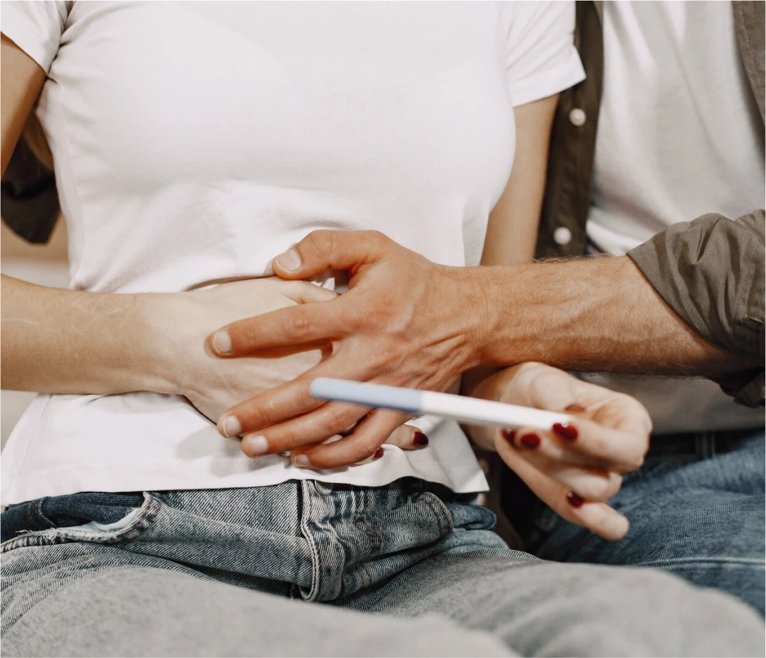 woman-with-pregnancy-test woman-with-pregnancy-test